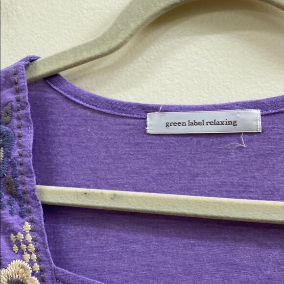 Green Label Relaxing embroidered top - Picture 2 of 5